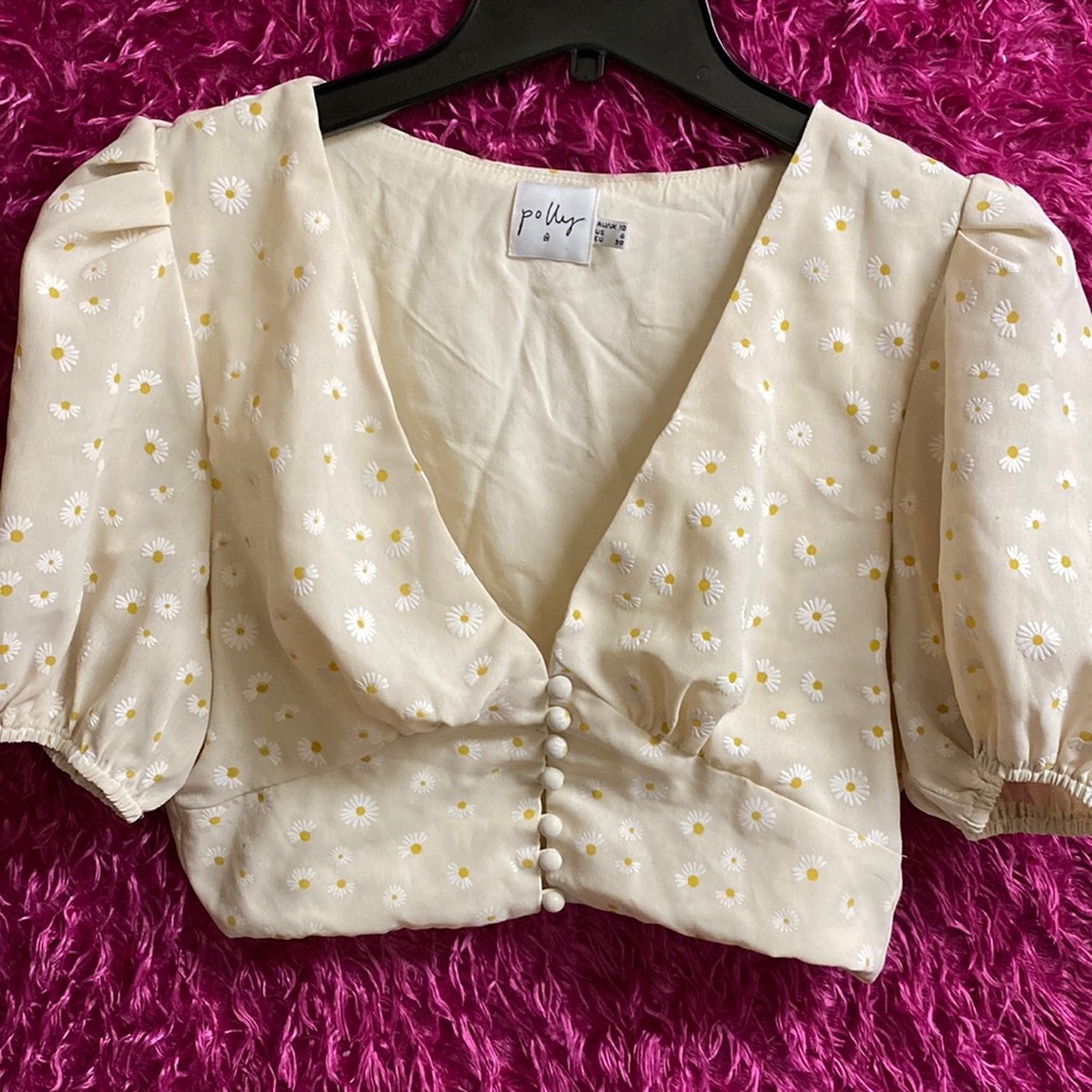 Princess Polly cream crop top with sunflower design, size 6